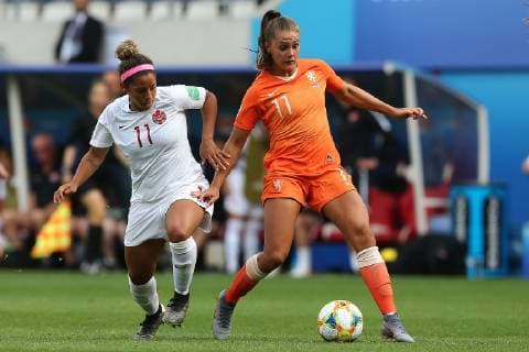 REIMS, 20-06-2019 ,Stade Auguste-Delaune, World Championship, WM, Weltmeisterschaft 2019 , Nederland - Canada Women , Canada player Desiree Scott and Netherlands player Lieke Martens during the match Nederland - Canada Women Nederland - Canada Women  x3722421x Copyright: