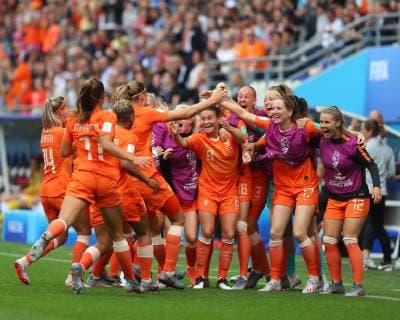 Netherlands Women v Canada Women 2019 FIFA Women s World Cup Anouk Dekker of Netherlands Women celebrates scoring with teammates during the 2019 FIFA Women s World Cup match at Stade Auguste Delaune, Reims Content Not Available For UK Newspapers Copyright: xKunjanxMaldex FIL-13378-0014
