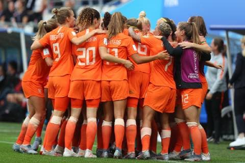 Netherlands Women v Canada Women 2019 FIFA Women s World Cup Anouk Dekker of Netherlands Women celebrates scoring with teammates during the 2019 FIFA Women s World Cup match at Stade Auguste Delaune, Reims Content Not Available For UK Newspapers Copyright: xKunjanxMaldex FIL-13378-0016