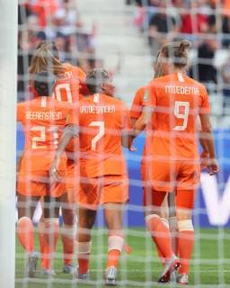 Netherlands Women v Canada Women 2019 FIFA Women s World Cup Lineth Beerensteyn of Netherlands Women celebrates scoring with teammates during the 2019 FIFA Women s World Cup match at Stade Auguste Delaune, Reims Content Not Available For UK Newspapers Copyright: xKunjanxMaldex FIL-13378-0020