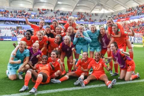 Sport Bilder des Tages REIMS, 20-06-2019 ,Stade Auguste-Delaune, World Championship, WM, Weltmeisterschaft 2019 , Nederland - Canada Women , Winning team after the match Nederland - Canada Women Nederland - Canada Women  x3723022x Copyright: