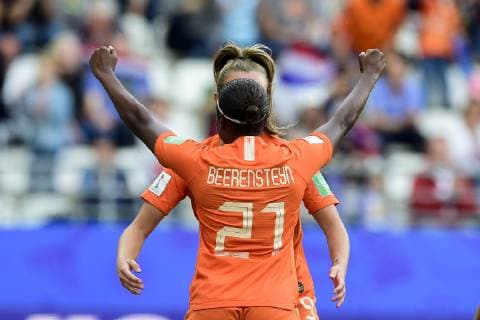 Sport Bilder des Tages Joie des joueuses des Pays Bas apres le but de Lineth Beerensteyn (Pays Bas) FOOTBALL : Pays Bas vs Canada - Coupe du Monde Feminine - Reims - 20 06 2019 JBAutissier Panoramic 