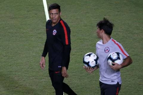 Futbol, entrenamiento de la seleccion chilena El jugador de la seleccion chilena Alexis Sanchez fotografiados durante el entrenamiento realizado en el estadio Pituacu de Salvador de Bahia, Brasil. 20 06 2019 Andres Pina Photosport Football, Chilean national team, Nationalteam training session Chile s player Alexis Sanchez is pictured during the evening training session held at the Pituacu stadium in Salvador de Bahia, Brazil. 20 06 2019 Andres Pina Photosport Entrenamiento de la seleccion chilena en el estadio Pituacu 