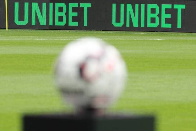 BANDENWERBUNG UNIBET SPORTWETTEN FC INGOLSTADT-SV WEHEN WIESBADEN 2. BUNDESLIGA RELEGATION INGOLSTADT DFL REGULATIONS PROHIBIT ANY USE OF PHOTOGRAPHS AS IMAGE SEQUENCES AND OR QUASI-VIDEO 
