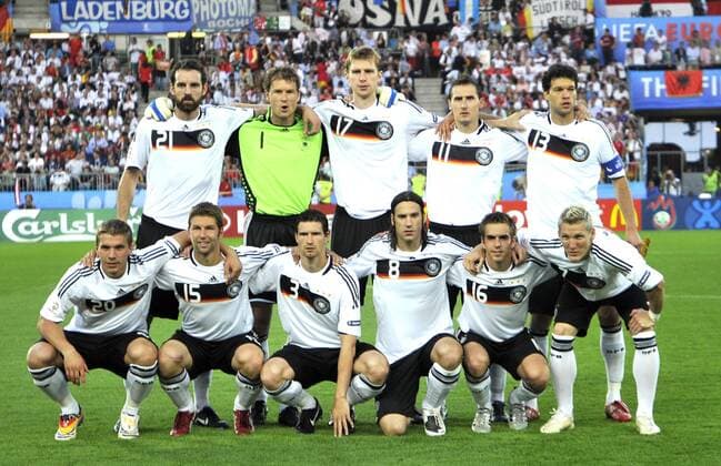 EM2008 Final Germany Spain 0 1 Team Germany before the final 29 06 2008 in Vienna Back row v l Christoph Metzelder, Jens Lehmann, Per Mertesacker, Miroslav Klose and Michael Ballack Front row v l Lucas Podloski, Thomas Hitzlsperger, Arne Friedrich, TorstenFrings, Philipp Lahm and Bastian Schweinsteiger Bottom row v l Lucas Podloski, Thomas Hitzlsperger, Arne Friedrich, TorstenFrings, Philipp Lahm and Bastian Schweinsteiger HM