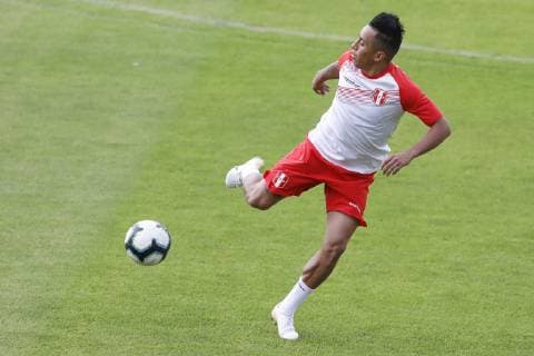 Training of the Peruvian national team, Nationalteam in SÃO PAULO, SP - 21.06.2019: TRAINING OF THE PERUVIAN NATIONAL TEAM IN - Christian Cueva during training of the Peruvian National Team in the CT of São Paulo FC this Friday (21). (Photo: Ricardo Moreira Fotoarena) x1750826x  RicardoxMoreira