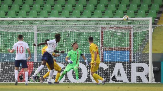 Tammy Abraham of England heads against the bar during the UEFA Under-21 Championship 2019 match at San Marino Stadium, Serravalle. Picture date: 21st June 2019. Picture credit should read: Jonathan Moscrop Sportimage EDITORIAL USE ONLY. No use with unauthorised audio, video, data, fixture lists, club league logos or live services. Online in-match use limited to 120 images, no video emulation. No use in betting, games or single club league player publications. SPI-0103-0029