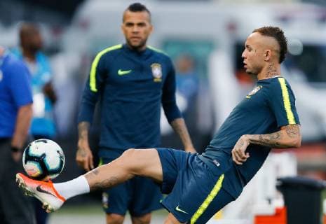Training of the Brazilian Team in São Paul SÃO PAULO, SP - 21.06.2019: TRAINING OF THE BRAZILIAN TEAM IN SÃO PAUL - Éverton do Brasil during training of the Brazilian team at the Corinthians Arena located in the Itaquera neighborhood, east of São Paulo, SP. The Brazilian team faces tomorrow, the selection of Peru for the last round of Group A of the Copa América 2019. (Photo: Marcelo Machado de Melo Fotoarena) x1750983x  MarceloxMachadoxdexMelo