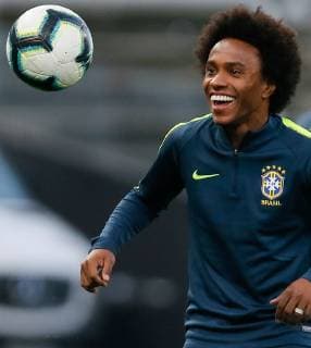 Training of the Brazilian Team in São Paul SÃO PAULO, SP - 21.06.2019: TRAINING OF THE BRAZILIAN TEAM IN SÃO PAUL - Willian do Brasil during training of the Brazilian national team, Nationalteam at the Corinthians Arena located in the Itaquera neighborhood, east of São Paulo, SP. The Brazilian team faces tomorrow, the selection of Peru for the last round of Group A of the Copa América 2019. (Photo: Marcelo Machado de Melo Fotoarena) x1750992x  MarceloxMachadoxdexMelo