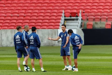 Argentina s national soccer team player Lionel Scaloni (2R) participates in a Copa America 2019 training session at the Beira Rio stadium, in Porto Alegre, Brazil, 21 June 2019. Argentina s national soccer team training session !ACHTUNG: NUR REDAKTIONELLE NUTZUNG!  Copyright: xJosexMendezx COPAME1304 20190621-636967562654920680