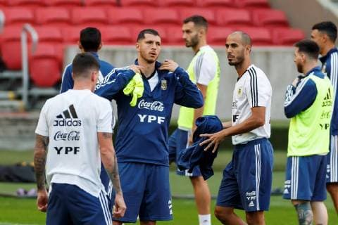 Argentina s national soccer team players Guido Rodriguez (L) and Guido Pizarro (R) participate in a Copa America 2019 training session at the Beira Rio stadium, in Porto Alegre, Brazil, 21 June 2019. Argentina s national soccer team training session !ACHTUNG: NUR REDAKTIONELLE NUTZUNG!  Copyright: xJosexMendezx COPAME1297 20190621-636967563921126884