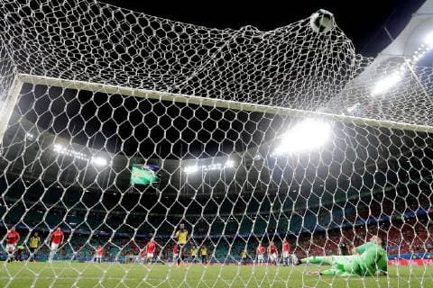 Ecuador s Enner Valencia (C) scores a penalty during the Copa America 2019 Group C soccer match between Ecuador and Chile, at Arena Fonte Nova Stadium in Salvador, Brazil, 21 June 2019. Ecuador vs. Chile !ACHTUNG: NUR REDAKTIONELLE NUTZUNG!  Copyright: xRaulxSpinasséx SCA1278 20190622-636967654133008677