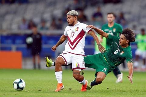 Venezuela s Josef Martinez (L) vies for the ball with Bolivia s Moreno during the Copa America 2019 Group A soccer match between Bolivia and Venezuela, at the Mineirao Stadium, in Bello Horizonte, Brazil, 22 June 2019. Bolivia vs. Venezuela !ACHTUNG: NUR REDAKTIONELLE NUTZUNG!  Copyright: xYurixEdmundox SCA1489 91966195st