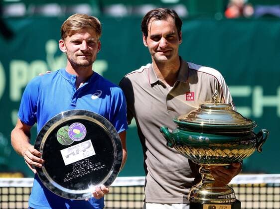 Sport Bilder des Tages The winner Roger Federer (SUI ) and the Runner - up David Goffin (BEL) pictured during the trophy Ceremony in Halle at Noventi Open 2019 TENNIS : Noventi Open - ATP, Tennis Herren 500 - Halle - 22 06 2019 PhotoNews Panoramic 