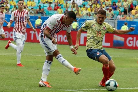 Colombia s Gustavo Cuellar (R) vies for the ball with Paraguay s Derlis Gonzalez during the Copa America 2019 Group B soccer match between Colombia and Paraguay, at Arena Fonte Nova Stadium in Salvador, Brazil, 23 June 2019. Colombia vs. Paraguay !ACHTUNG: NUR REDAKTIONELLE NUTZUNG!  Copyright: xMauricioxDuenasxCastanedax SCA1642 20190623-636969210871510119