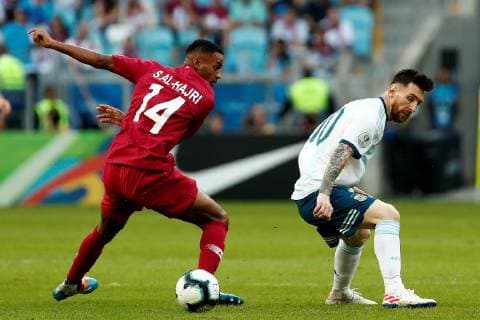 Qatar s Salem Al Hajri (L) vies for the ball with Argentina s Lionel Messi during the Copa America 2019 Group B soccer match between Qatar and Argentina, at Arena do Gremio Stadium in Porto Alegre , Brazil, 23 June 2019. Qatar vs. Argentina !ACHTUNG: NUR REDAKTIONELLE NUTZUNG!  Copyright: xJosexMendezx SCA1538 20190623-636969217307563323