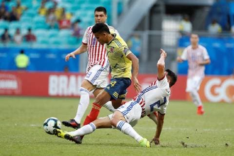 Colombia s Luis Diaz (L) vies for the ball with Paraguay s Ivan Piris during the Copa America 2019 Group B soccer match between Colombia and Paraguay, at Arena Fonte Nova Stadium in Salvador, Brazil, 23 June 2019. Colombia vs. Paraguay !ACHTUNG: NUR REDAKTIONELLE NUTZUNG!  Copyright: xRaulxSpinassex SCA1669 20190623-636969231612494140