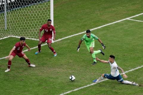 Argentina s Lautaro (R) scores a goal during the Copa America 2019 Group B soccer match between Qatar and Argentina, at Arena do Gremio Stadium in Porto Alegre , Brazil, 23 June 2019. Qatar vs. Argentina !ACHTUNG: NUR REDAKTIONELLE NUTZUNG!  Copyright: xJuanxIgnacioxRoncoronix SCA1565 20190623-636969237628090439
