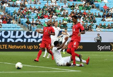 Cuban Yosel Piedra (R) vies for the ball with Canadian Lucas Cavallini (c) during a Copa Oro match between Cuba and Canada at the Bank of America Stadium, in Charlotte, United States, 23 June 2019. Canada vs. Cuba !ACHTUNG: NUR REDAKTIONELLE NUTZUNG!  Copyright: xWalterxGomezx AME6072 20190624-636969407408926769