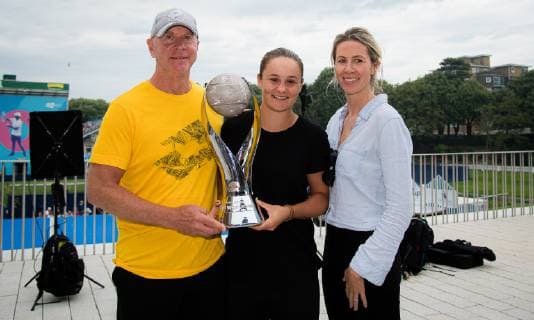 June 24, 2019 - Birmingham, GREAT BRITAIN - Ashleigh Barty of Australia and coach Craig Tyzzer with the Chris Evert World No.1 trophy ahead of the 2019 Nature Valley International WTA, Tennis Damen Premier tennis tournament Nature Valley International 2019, Tennis, Eastbourne, Great Britain - June 24 - ZUMAa181 20190624_zaa_a181_022 Copyright: xAFP7x