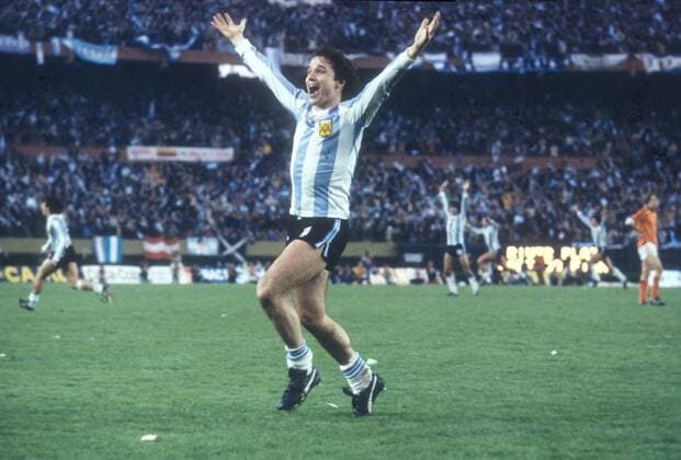 Fußball-Weltmeisterschaft 1978 in Argentinen. Finale: Argentinien - Niederlande 3:1 n.V. 25.06.1978 in Buenos Aires. Jubel nach dem Tor zum 3:1 Endstand Daniel Bertoni (ARG). *** Football World Cup 1978 in Argentina Final Argentina Netherlands 3 1 n V 25 06 1978 in Buenos Aires Jubilee after the goal to 3 1 Final Daniel Bertoni ARG HM