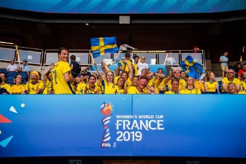 190624 fans of Sweden during the FIFA Womens World Cup round of sixteen match between Sweden and Canada on June 24, 2019 in Paris Photo Simon Hastegard Image Source Code SH 180086 bbeng football football soccer ladies women women france france world cup 2019 world championship fifa women world championship s world cup 2019 world cup attribute final knockout stage canada canada sweden sweden fan supporter platform audience,  Copyright: SIMONxHASTEGARD BB190624SH009