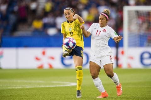 190624 Kosovare Asllani of Sweden and Desiree Scott of Canada during the FIFA WomenÂ s World Cup round of sixteen match between Sweden and Canada on June 24, 2019 in Paris Photo Simon Hastegard Bildbyran Kod SH 180086 bbeng fotboll football fotball soccer dam women kvinner frankrike france vm vm 2019 verdensmesterskap världsmästerskap fifa women s world cup 2019 world cup attondelsfinal knockout stage canada kanada sverige sweden,  Copyright: SIMONxHASTEGARD BB190624SH026