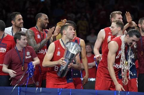 23 06 2019, xemx, Basketball BBL Playoff Final Match 3, FC Bayern Basketball Alba Berlin emspor, v l Final cheers, team, players, celebrate their victory and championship with Cup Stefan Jovic FC Bayern Basketball 16 with Cup DFL DFB REGULATIONS PROHIBIT ANY USE OF PHOTOGRAPHS as IMAGE SEQUENCES and or QUASI VIDEO Munich