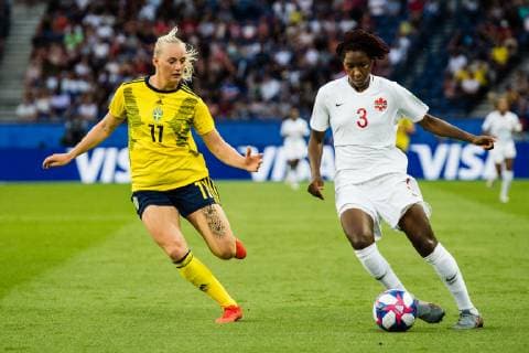 190624 Stina Blackstenius of Sweden and Kadeisha Buchanan of Canada during the FIFA WomenÂ s World Cup round of sixteen match between Sweden and Canada on June 24, 2019 in Paris Photo Simon Hastegard Bildbyran Kod SH 180086 bbeng fotboll football fotball soccer dam women kvinner frankrike france vm vm 2019 verdensmesterskap världsmästerskap fifa women s world cup 2019 world cup attondelsfinal knockout stage canada kanada sverige sweden,  Copyright: SIMONxHASTEGARD BB190624SH046
