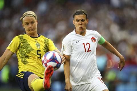 Magdalena Eriksson (Suede) vs Christine Sinclair (Canada) FOOTBALL : Suede vs Canada - Huitiemes - Coupe du Monde Feminine - 24 06 2019 GwendolineLeGoff Panoramic 