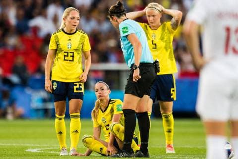 190624 Elin Rubensson and Kosovare Asllani of Sweden during the FIFA Women s World Cup round of sixteen match between Sweden and Canada on June 24, 2019 in Paris Photo Simon Hastegard Image Source Code SH 180086 bbeng soccer football soccer soccer dam women women france france world Cup 2019 world cup fifa women s world cup 2019 world cup attribute final knockout stage canada canada sweden sweden,  Copyright: SIMONxHASTEGARD BB190624SH051