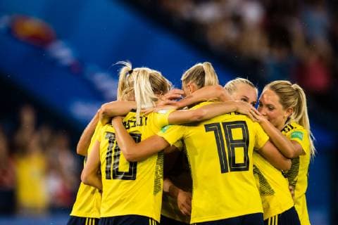 190624 Stina Blackstenius of Sweden celebrates after scoring 1 0 during the FIFA WomenÂ s World Cup round of sixteen match between Sweden and Canada on June 24, 2019 in Paris Photo Simon Hastegard Bildbyran Kod SH 180086 bbeng fotboll football fotball soccer dam women kvinner frankrike france vm vm 2019 verdensmesterskap världsmästerskap fifa women s world cup 2019 world cup attondelsfinal knockout stage canada kanada sverige sweden jubel celebration,  Copyright: SIMONxHASTEGARD BB190624SH068