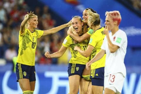 joie Stina Blackstenius (Suede) et equipe FOOTBALL : Suede vs Canada - Huitiemes - Coupe du Monde Feminine - 24 06 2019 GwendolineLeGoff Panoramic 