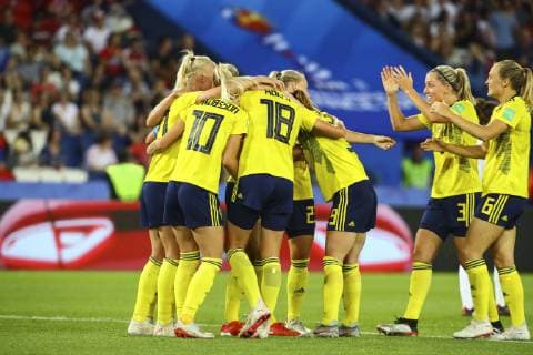 joie Stina Blackstenius (Suede) et equipe FOOTBALL : Suede vs Canada - Huitiemes - Coupe du Monde Feminine - 24 06 2019 GwendolineLeGoff Panoramic 