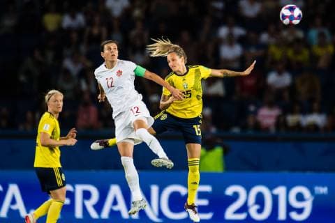 190624 Christine Sinclair of Canada and Nathalie Björn of Sweden during the FIFA WomenÂ s World Cup round of sixteen match between Sweden and Canada on June 24, 2019 in Paris Photo Simon Hastegard Bildbyran Kod SH 180086 bbeng fotboll football fotball soccer dam women kvinner frankrike france vm vm 2019 verdensmesterskap världsmästerskap fifa women s world cup 2019 world cup attondelsfinal knockout stage canada kanada sverige sweden,  Copyright: SIMONxHASTEGARD BB190624SH106