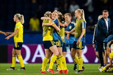 190624 Mimmi Larsson of Sweden celebrates winning during the FIFA WomenÂ s World Cup round of sixteen match between Sweden and Canada on June 24, 2019 in Paris Photo Simon Hastegard Bildbyran Kod SH 180086 bbeng fotboll football fotball soccer dam women kvinner frankrike france vm vm 2019 verdensmesterskap världsmästerskap fifa women s world cup 2019 world cup attondelsfinal knockout stage canada kanada sverige sweden jubel celelbration,  Copyright: SIMONxHASTEGARD BB190624SH114