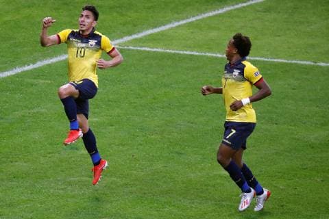 Ecuador s Angel Mena (R) jubilates a goal with Romario Ibarra during the Copa America 2019 Group C soccer match between Ecuador and Japan, at Mineirao Stadium in Belo Horizonte, Brazil, 24 June 2019. Ecuador vs. Japan !ACHTUNG: NUR REDAKTIONELLE NUTZUNG!  Copyright: xPauloxFonsecax SCA1872 20190625-636970248367903173