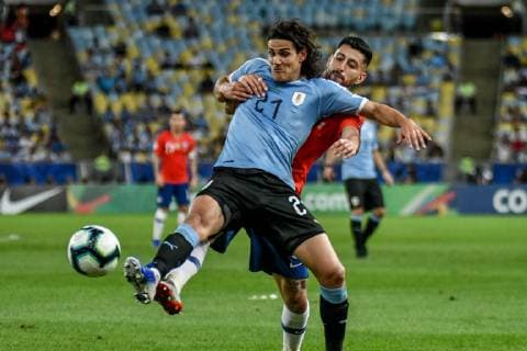 Chile x Uruguay RIO DE JANEIRO, RJ - 24.06.2019: CHILE X URUGUAY - Cavani and Maripan compete for the match between Chile and Uruguay, valid for the group stage of the 2019 Copa América, held this Monday (24) at the Maracanã Stadium in Rio de Janeiro, RJ. (Photo: Nayra Halm Fotoarena) x1752520x  NayraxHalm