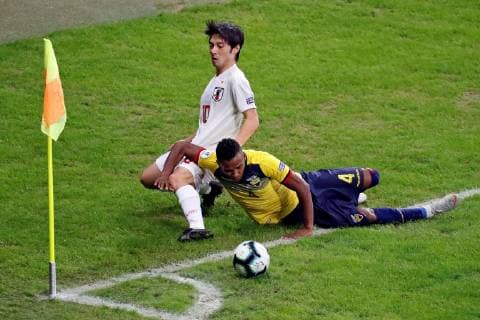 Ecuador s Pedro Velasco (R) vies for the ball with Japan s Shoya Nakajima during the Copa America 2019 Group C soccer match between Ecuador and Japan, at Mineirao Stadium in Belo Horizonte, Brazil, 24 June 2019. Ecuador vs. Japan !ACHTUNG: NUR REDAKTIONELLE NUTZUNG!  Copyright: xPauloxFonsecax SCA1899 20190625-636970267502196019