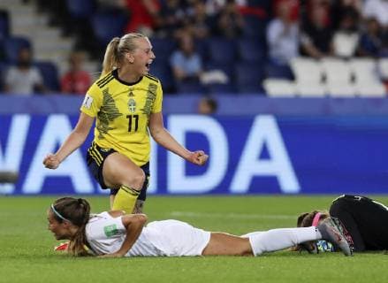 (190625) -- PARIS, June 25, 2019 -- Stina Blackstenius (Top) of Sweden celebrates her goal during the round of 16 match between Sweden and Canada at the 2019 FIFA Women s World Cup in Parc des Princes in Paris, France, June 24, 2019. Sweden won 1-0. ) (SP)FRANCE-PARIS-2019 FIFA WOMEN S WORLD CUP-ROUND OF 16-SWE VS CAN GaoxJing 