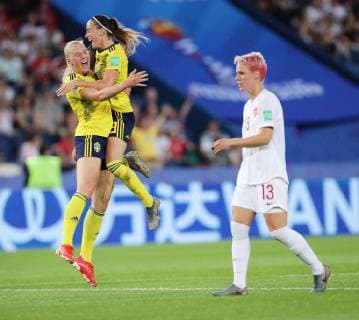 (190625) -- PARIS, June 25, 2019 -- Stina Blackstenius (1st L) of Sweden celebrates scoring with her teammate during the round of 16 match between Sweden and Canada at the 2019 FIFA Women s World Cup in Parc des Princes in Paris, France, June 24, 2019. Sweden won 1-0. ) (SP)FRANCE-PARIS-2019 FIFA WOMEN S WORLD CUP-ROUND OF 16-SWE VS CAN GaoxJing 