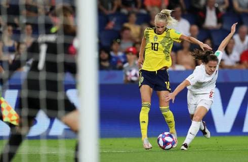 (190625) -- PARIS, June 25, 2019 -- Sofia Jakobsson (2nd R) of Sweden vies with Allysha Chapman of Canada during the round of 16 match between Sweden and Canada at the 2019 FIFA Women s World Cup in Parc des Princes in Paris, France, June 24, 2019. Sweden won 1-0. ) (SP)FRANCE-PARIS-FIFA WOMEN S WORLD CUP-ROUND OF 16-SWE VS CAN GaoxJing 