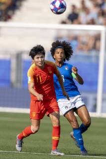 Sara Gama (Italy) Wang Shanshan (China) during the FIFA Women s World Cup France 2019 Round of 16 match between Italy 2-0 China at Stade de la Mosson in Montpellier, France, June25, 2019. Noxthirdxpartyxsales  (106679523)