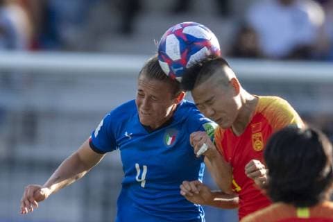Aurora Galli (Italy) Li Ying (China) during the FIFA Women s World Cup France 2019 Round of 16 match between Italy 2-0 China at Stade de la Mosson in Montpellier, France, June25, 2019. Noxthirdxpartyxsales  (106679695)