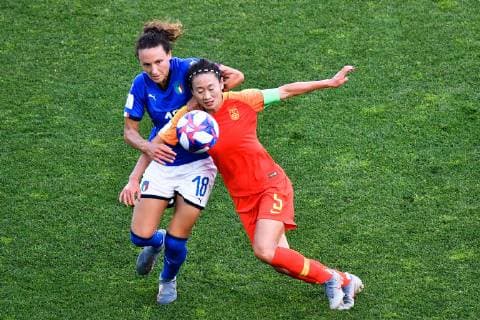 (190626) -- MONTPELLIER, June 26, 2019 -- Wu Haiyan (R) of China vies with Ilaria Mauro of Italy during the round of 16 match between China and Italy at the 2019 FIFA Women s World Cup in Montpellier, France, June 25, 2019. China lost 0-2. ) (SP)FRANCE-MONTPELLIER-2019 FIFA WOMEN S WORLD CUP-ROUND OF 16-CHN VS ITA ChenxYichen 