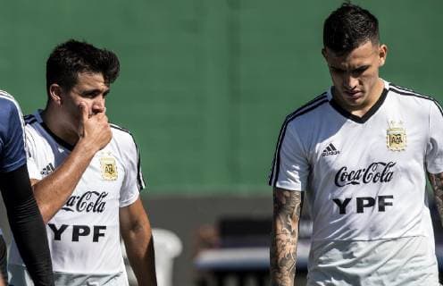 Fußball, Copa America, Nationalteam Argentinien Training Argentina s national soccer team players Marcos Acuna (L) and Leandro Paredes (R) participate in a training session in Rio de Janeiro, Brazil, 26 June 2019. Argentina will face Venezuela as part of Copa America 2019 quarters final on 28 June 2019. Argentina s national soccer team training session !ACHTUNG: NUR REDAKTIONELLE NUTZUNG!  Copyright: xAntonioxLacerdax COPAME1819 20190626-636971751800368697