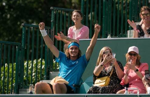 Sport Bilder des Tages Stefanos Tsitsipas of Greece celebrates as he lets a ballgirl play part of the game for him during The BOODLES Tennis exhibition event 2019 at Stoke Park, Slough, England on 26 June 2019. Copyright: xAndyxRowlandx PMI-2882-0003
