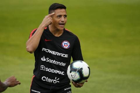 Sport Bilder des Tages Futbol, entrenamiento de la seleccion chilena en San Pablo Copa America 2019 El jugador de la selecciones chilena Alexis Sanchez es fotografiado durante el entrenamiento realizado en el centro deportivo Frederico Antonio Germano Menzen de San Pablo, Brasil. 26 06 2019 Andres Pina Photosport Football, Chile national team, Nationalteam training session Copa America Championship 2019 Chile s player Alexis Sanchez is pictured during training session held at the Frederico Antonio Germano Menzen center in Sao Paulo, Brazil. 26 06 2019 Andres Pina Photosport Entrenamiento de la seleccion chilena en San Pablo, 26 06 2019 