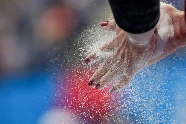 Sport Themen der Woche KW26 Sport Bilder des Tages OLYMPICS - Europaspiele Minsk 2019 MINSK,BELARUS,27.JUN.19 - OLYMPICS - European Games Minsk 2019, artistic gymnastics, women. Image shows a feature with the hands of Bianca Frysak (AUT). GEPAxpictures xChristianxWalgram