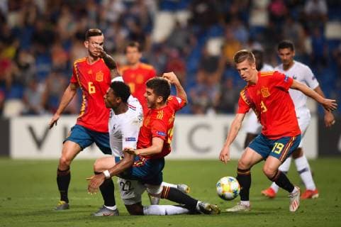 Photo Massimo Paolone LaPresse June 27, 2019 Reggio Emilia, Italy soccer Spain vs France - UEFA Under 21 Championship Italy 2019 - Semi-finals - "Mapei - Citt& xe0; del Tricolore" stadium. In the pic: Jeff Reine Adelaide (Francia) competes for the ball with Unai Nunez (Spagna)  Copyright: xMassimoxPaolone LaPressex
